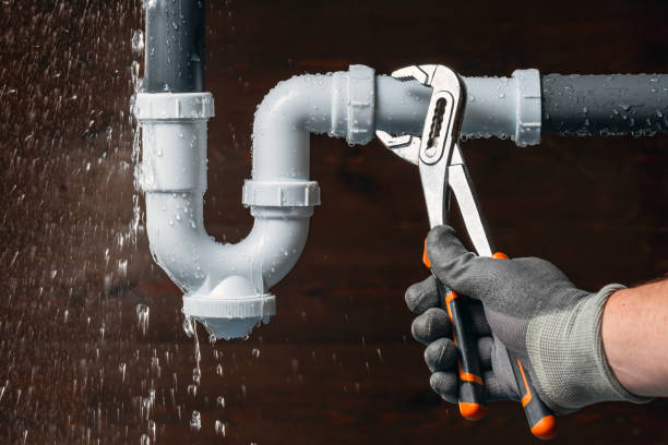 Professional Gas Line Repair technician working in Toulon, IL
